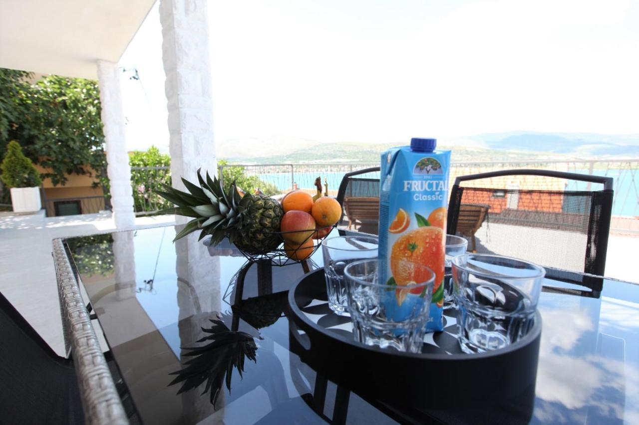 Apartment With Terrace And Sea View - Lucic Trogir Exteriér fotografie