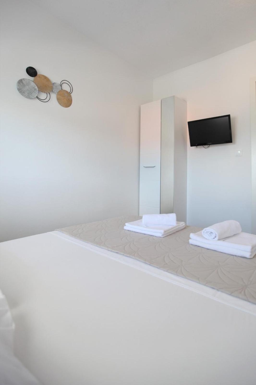 Apartment With Terrace And Sea View - Lucic Trogir Exteriér fotografie